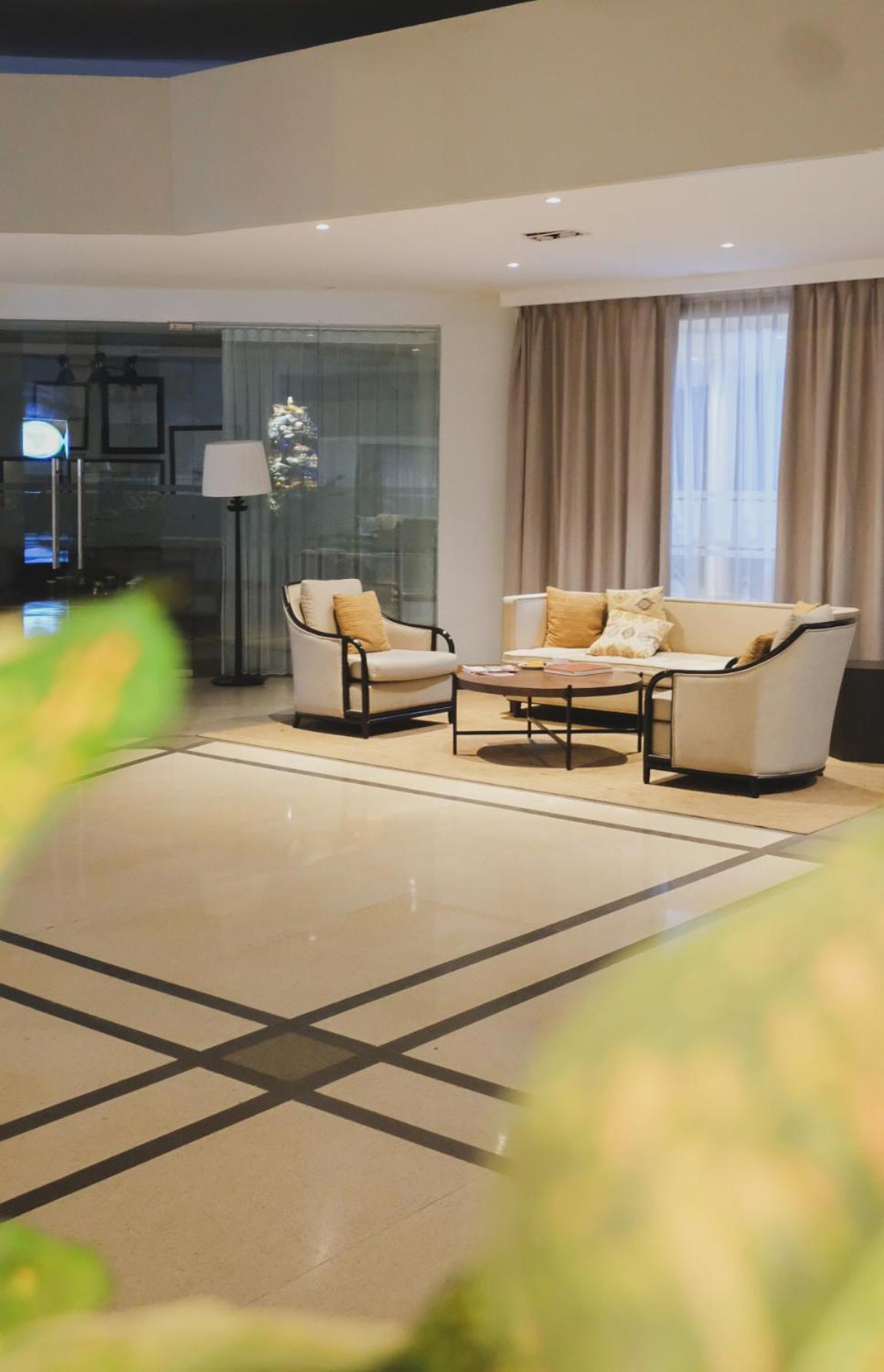 Hotel Suni Sentani - Managed By East Season Jayapura Exteriör bild