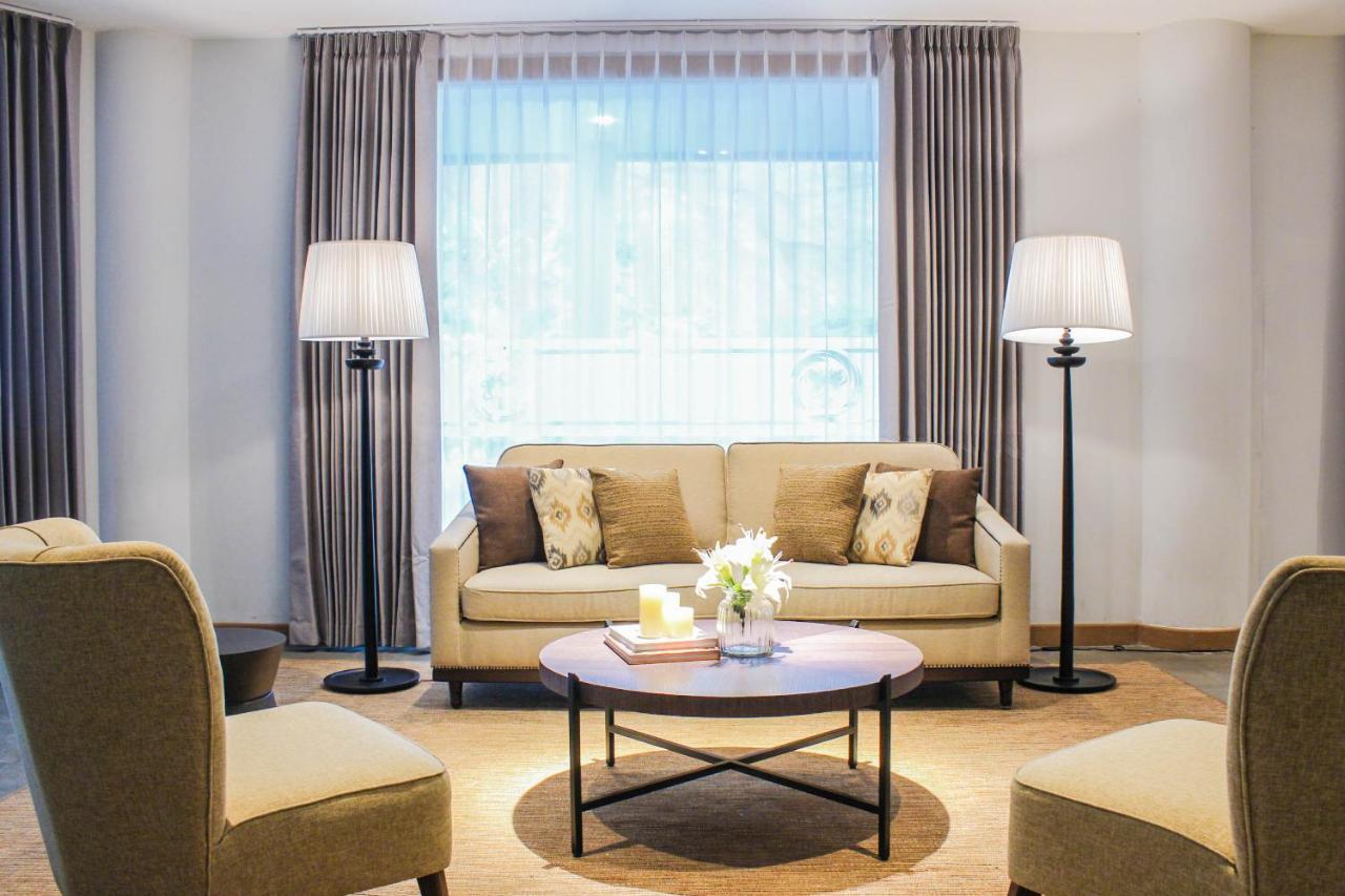Hotel Suni Sentani - Managed By East Season Jayapura Exteriör bild