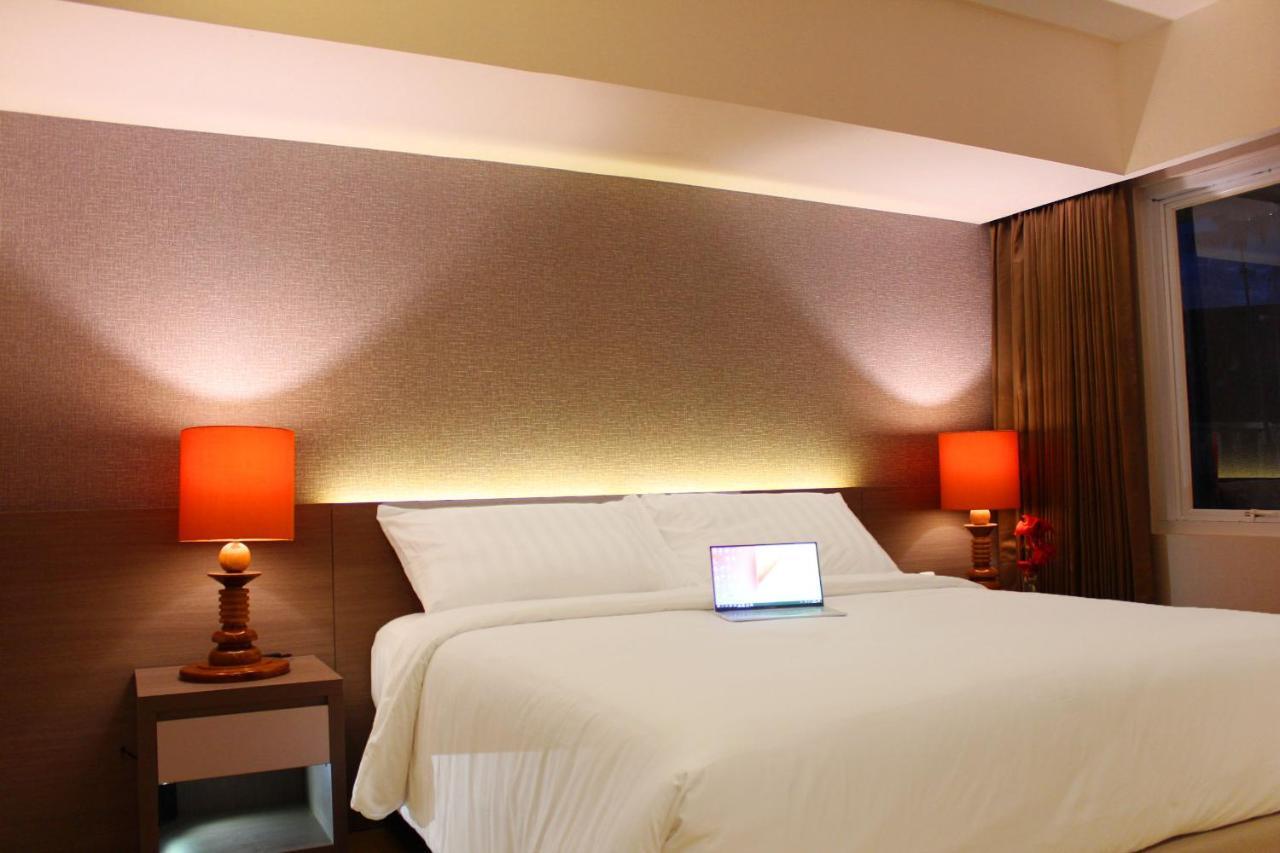 Hotel Suni Sentani - Managed By East Season Jayapura Exteriör bild